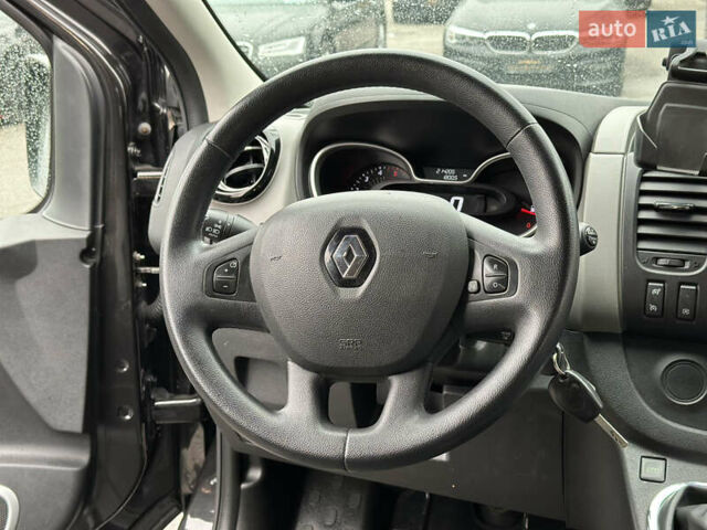 Черный Рено Трафик, объемом двигателя 1.6 л и пробегом 214 тыс. км за 16300 $, фото 19 на Automoto.ua