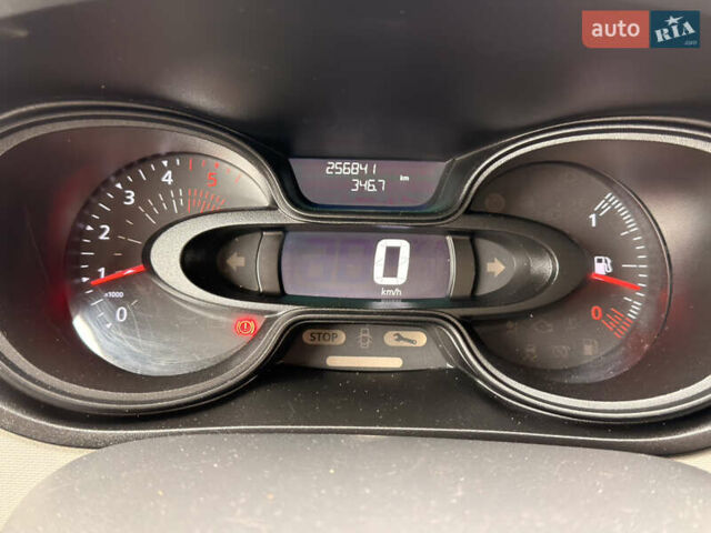 Черный Рено Трафик, объемом двигателя 1.6 л и пробегом 256 тыс. км за 17600 $, фото 22 на Automoto.ua