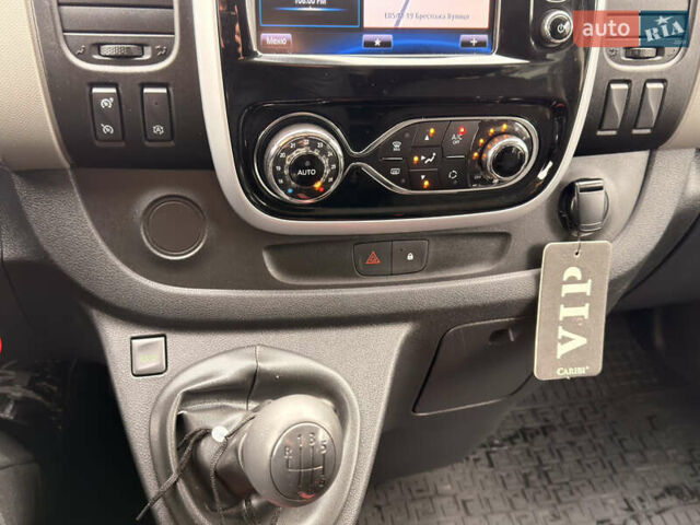 Черный Рено Трафик, объемом двигателя 1.6 л и пробегом 256 тыс. км за 17600 $, фото 23 на Automoto.ua