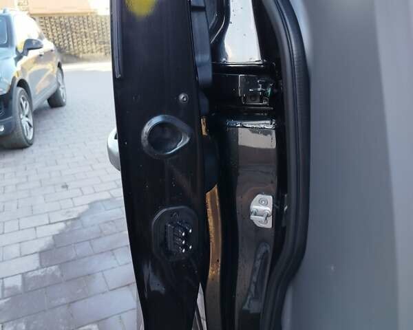 Черный Рено Трафик, объемом двигателя 1.6 л и пробегом 172 тыс. км за 17800 $, фото 12 на Automoto.ua