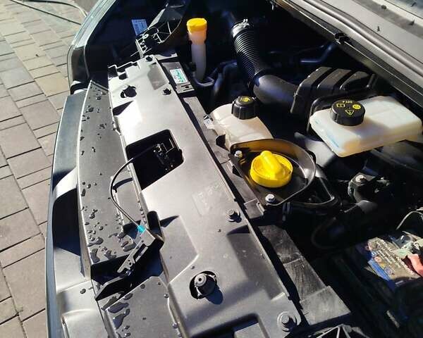 Черный Рено Трафик, объемом двигателя 1.6 л и пробегом 172 тыс. км за 17800 $, фото 15 на Automoto.ua