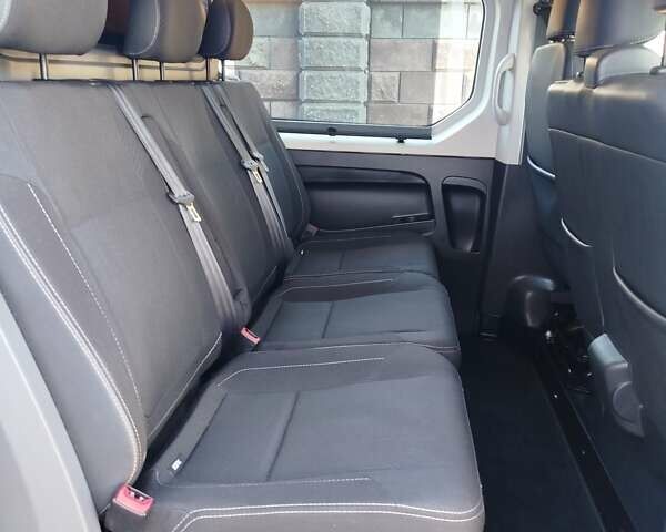 Черный Рено Трафик, объемом двигателя 1.6 л и пробегом 172 тыс. км за 17800 $, фото 18 на Automoto.ua