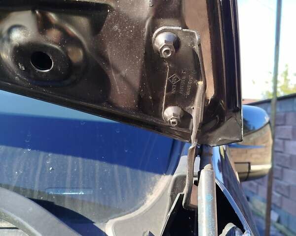 Черный Рено Трафик, объемом двигателя 1.6 л и пробегом 172 тыс. км за 17800 $, фото 10 на Automoto.ua