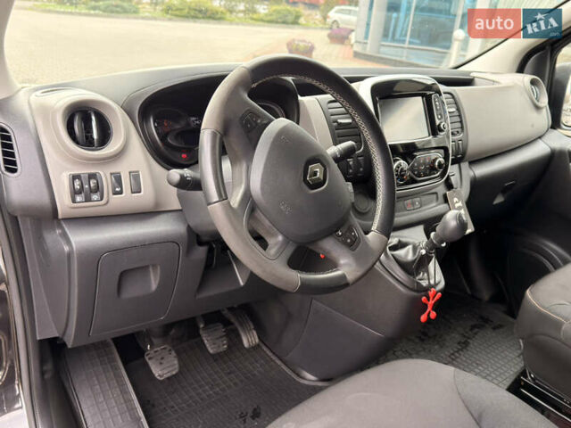 Черный Рено Трафик, объемом двигателя 1.6 л и пробегом 256 тыс. км за 17600 $, фото 18 на Automoto.ua