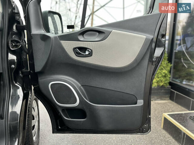 Черный Рено Трафик, объемом двигателя 1.6 л и пробегом 214 тыс. км за 16300 $, фото 20 на Automoto.ua
