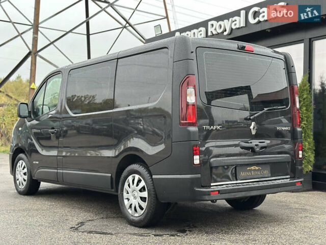 Черный Рено Трафик, объемом двигателя 1.6 л и пробегом 214 тыс. км за 16300 $, фото 12 на Automoto.ua