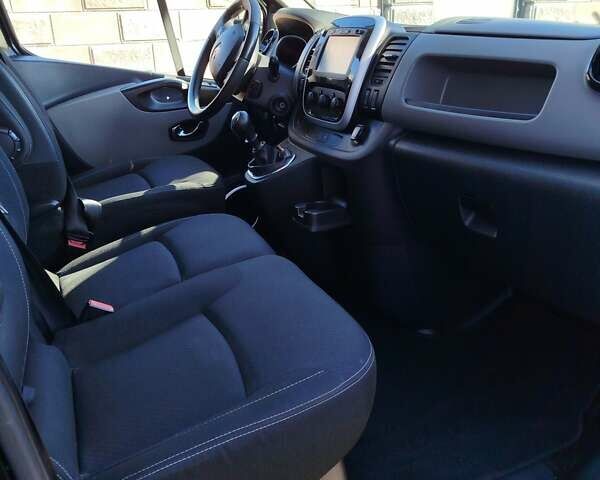 Черный Рено Трафик, объемом двигателя 1.6 л и пробегом 172 тыс. км за 17800 $, фото 22 на Automoto.ua