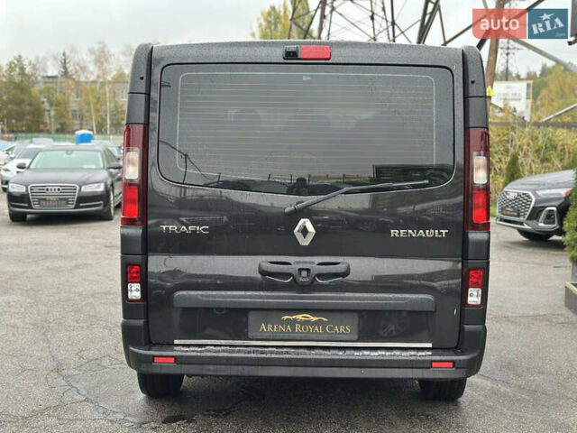 Черный Рено Трафик, объемом двигателя 1.6 л и пробегом 214 тыс. км за 16300 $, фото 10 на Automoto.ua