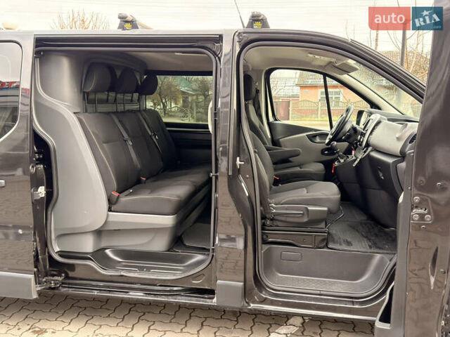 Черный Рено Трафик, объемом двигателя 1.6 л и пробегом 256 тыс. км за 17600 $, фото 10 на Automoto.ua