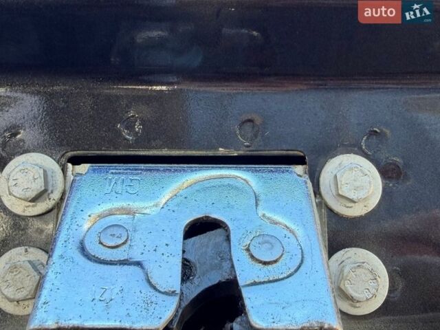 Чорний Рено Трафік, об'ємом двигуна 1.6 л та пробігом 297 тис. км за 18650 $, фото 112 на Automoto.ua