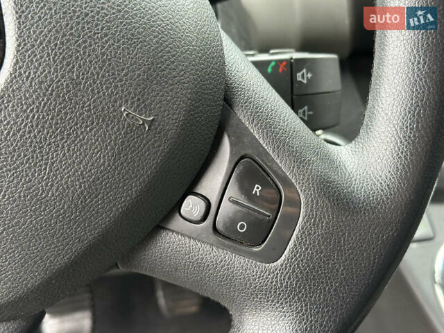 Черный Рено Трафик, объемом двигателя 1.6 л и пробегом 214 тыс. км за 16300 $, фото 25 на Automoto.ua