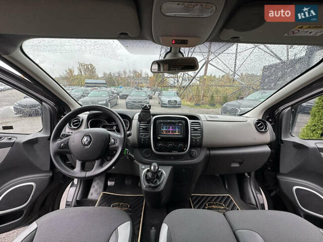 Черный Рено Трафик, объемом двигателя 1.6 л и пробегом 214 тыс. км за 16300 $, фото 17 на Automoto.ua