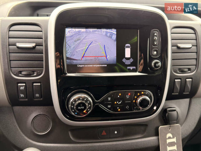 Черный Рено Трафик, объемом двигателя 1.6 л и пробегом 256 тыс. км за 17600 $, фото 20 на Automoto.ua