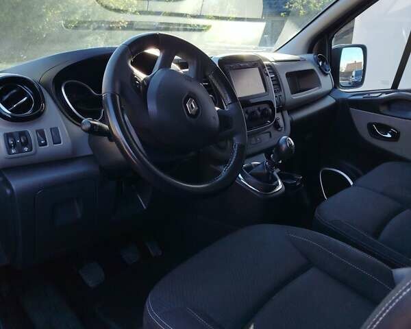 Черный Рено Трафик, объемом двигателя 1.6 л и пробегом 172 тыс. км за 17800 $, фото 20 на Automoto.ua