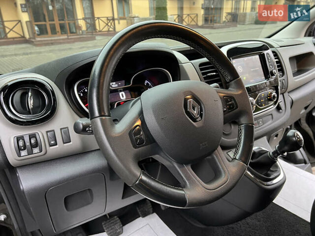 Черный Рено Трафик, объемом двигателя 1.6 л и пробегом 265 тыс. км за 19700 $, фото 18 на Automoto.ua