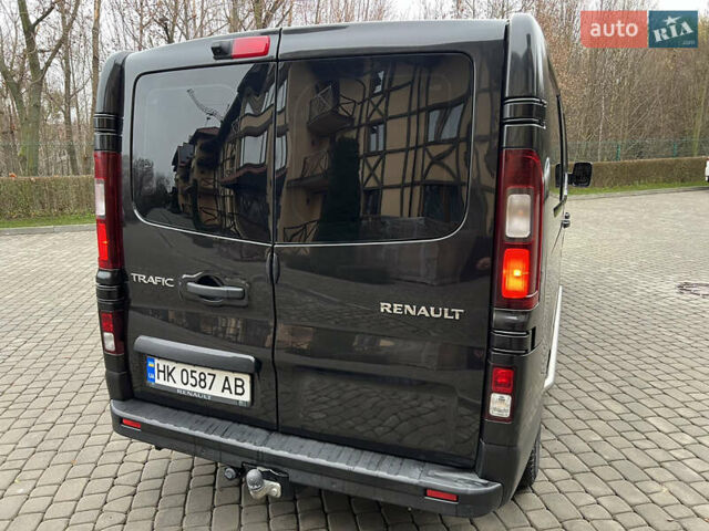 Черный Рено Трафик, объемом двигателя 1.6 л и пробегом 265 тыс. км за 19700 $, фото 3 на Automoto.ua