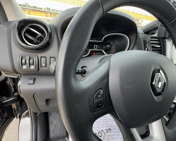 Черный Рено Трафик, объемом двигателя 2 л и пробегом 203 тыс. км за 35700 $, фото 19 на Automoto.ua