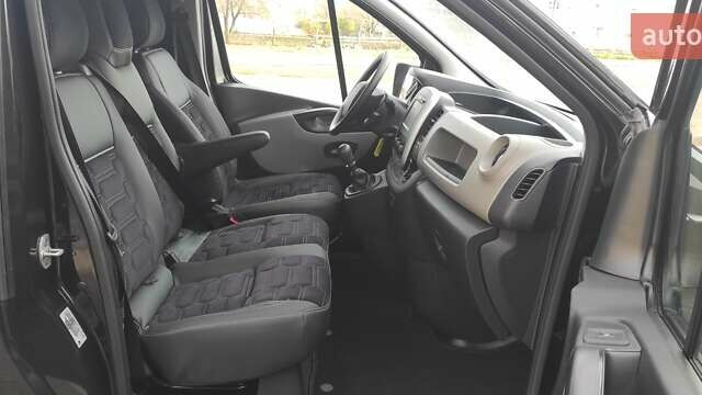 Чорний Рено Трафік, об'ємом двигуна 1.6 л та пробігом 227 тис. км за 18800 $, фото 24 на Automoto.ua