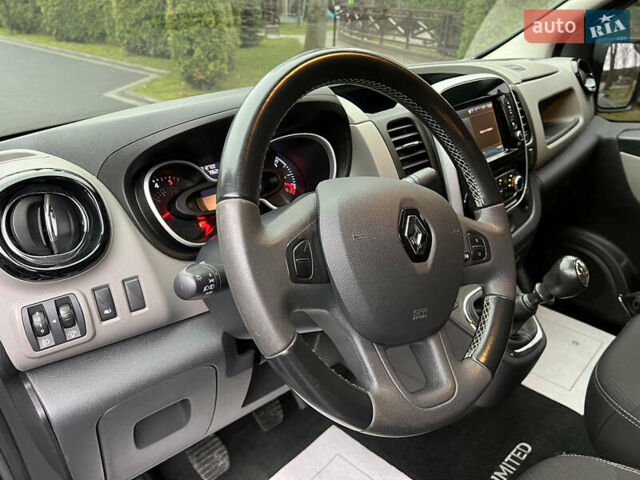 Черный Рено Трафик, объемом двигателя 1.6 л и пробегом 265 тыс. км за 19700 $, фото 27 на Automoto.ua