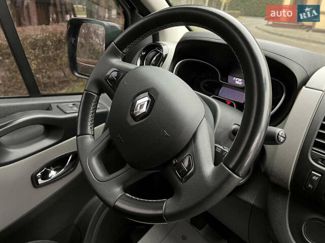 Черный Рено Трафик, объемом двигателя 1.6 л и пробегом 265 тыс. км за 19700 $, фото 31 на Automoto.ua