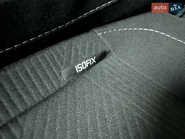 Черный Рено Трафик, объемом двигателя 1.6 л и пробегом 265 тыс. км за 19700 $, фото 45 на Automoto.ua