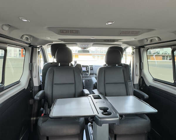 Черный Рено Трафик, объемом двигателя 2 л и пробегом 203 тыс. км за 35700 $, фото 41 на Automoto.ua