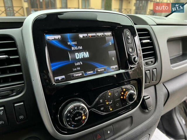 Черный Рено Трафик, объемом двигателя 1.6 л и пробегом 265 тыс. км за 19700 $, фото 90 на Automoto.ua