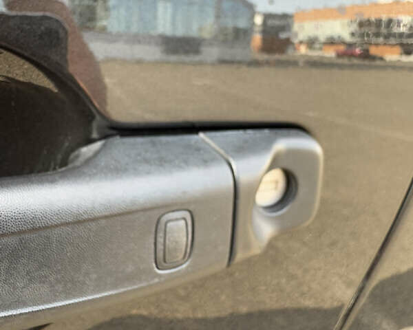 Черный Рено Трафик, объемом двигателя 2 л и пробегом 203 тыс. км за 35700 $, фото 49 на Automoto.ua