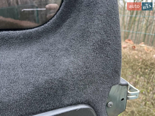 Черный Рено Трафик, объемом двигателя 1.6 л и пробегом 265 тыс. км за 19700 $, фото 59 на Automoto.ua