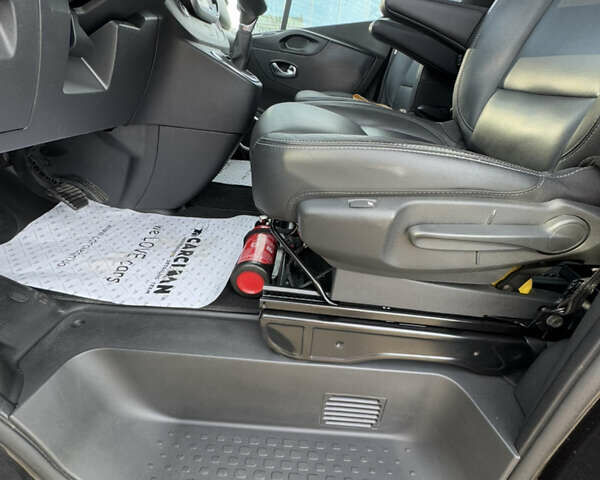 Черный Рено Трафик, объемом двигателя 2 л и пробегом 203 тыс. км за 35700 $, фото 25 на Automoto.ua