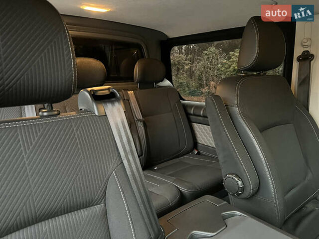 Черный Рено Трафик, объемом двигателя 1.6 л и пробегом 265 тыс. км за 19700 $, фото 95 на Automoto.ua