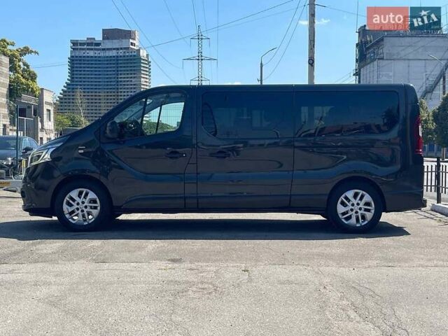 Черный Рено Трафик, объемом двигателя 2 л и пробегом 223 тыс. км за 32500 $, фото 3 на Automoto.ua