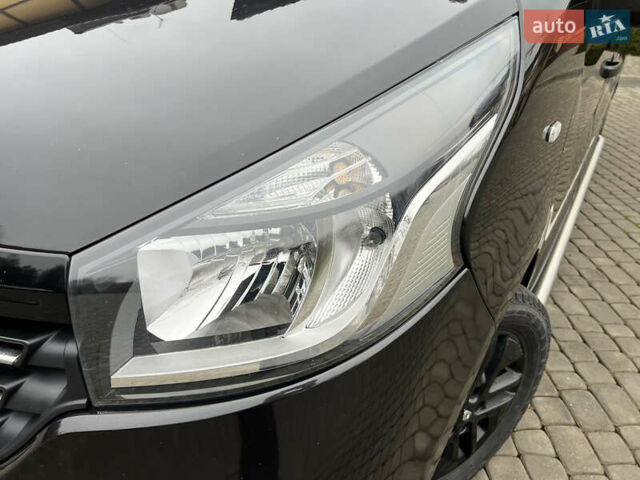 Черный Рено Трафик, объемом двигателя 1.6 л и пробегом 265 тыс. км за 19700 $, фото 6 на Automoto.ua