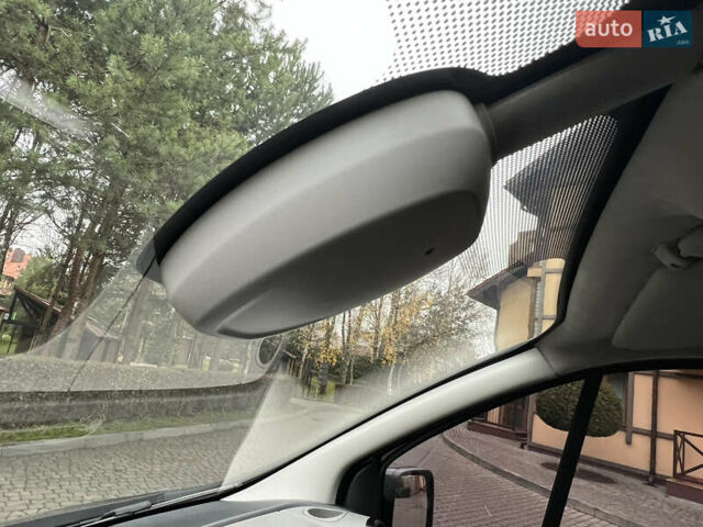 Черный Рено Трафик, объемом двигателя 1.6 л и пробегом 265 тыс. км за 19700 $, фото 80 на Automoto.ua