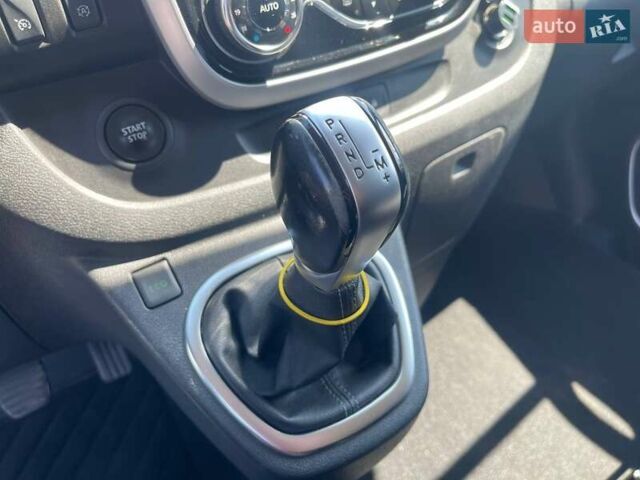 Черный Рено Трафик, объемом двигателя 2 л и пробегом 223 тыс. км за 32500 $, фото 21 на Automoto.ua