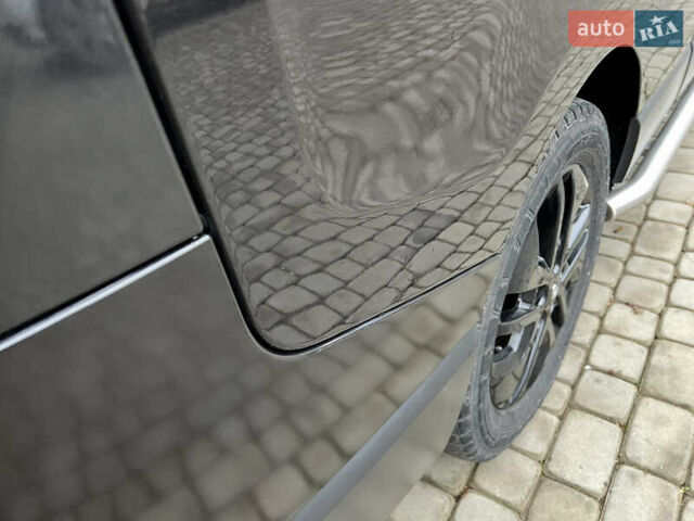 Черный Рено Трафик, объемом двигателя 1.6 л и пробегом 265 тыс. км за 19700 $, фото 52 на Automoto.ua