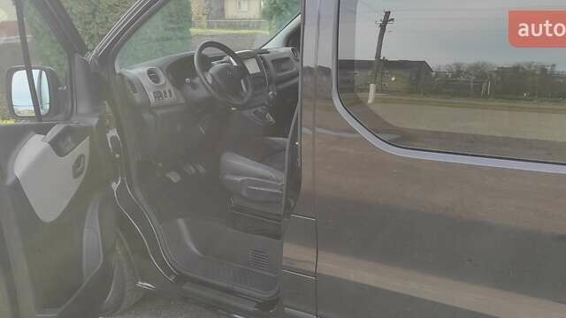 Чорний Рено Трафік, об'ємом двигуна 1.6 л та пробігом 227 тис. км за 18800 $, фото 11 на Automoto.ua