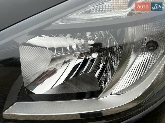 Черный Рено Трафик, объемом двигателя 1.6 л и пробегом 265 тыс. км за 19700 $, фото 5 на Automoto.ua