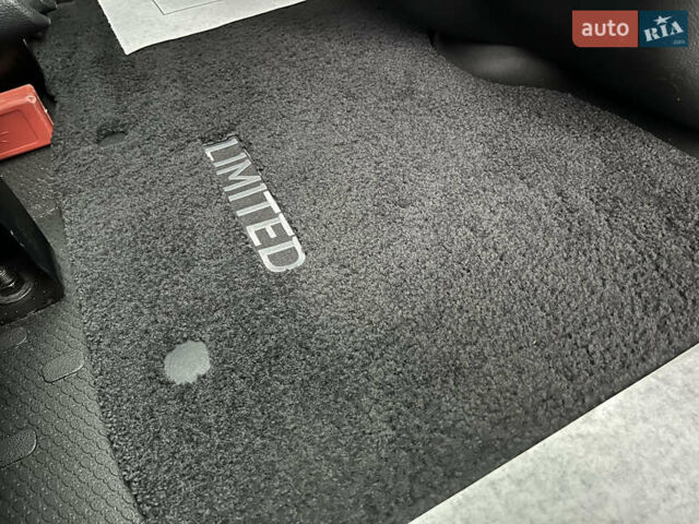 Черный Рено Трафик, объемом двигателя 1.6 л и пробегом 265 тыс. км за 19700 $, фото 39 на Automoto.ua