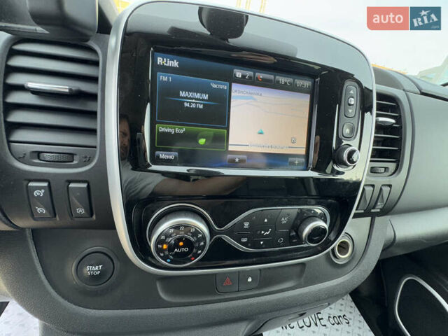 Черный Рено Трафик, объемом двигателя 2 л и пробегом 203 тыс. км за 35700 $, фото 24 на Automoto.ua