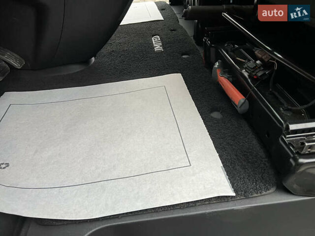 Черный Рено Трафик, объемом двигателя 1.6 л и пробегом 265 тыс. км за 19700 $, фото 37 на Automoto.ua