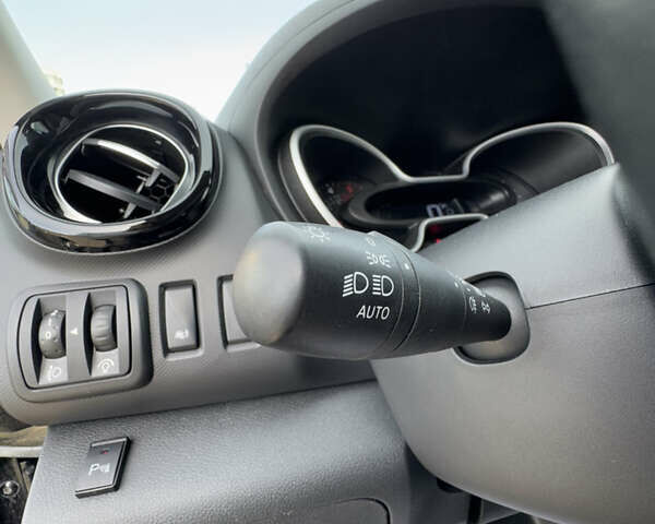 Черный Рено Трафик, объемом двигателя 2 л и пробегом 203 тыс. км за 35700 $, фото 20 на Automoto.ua