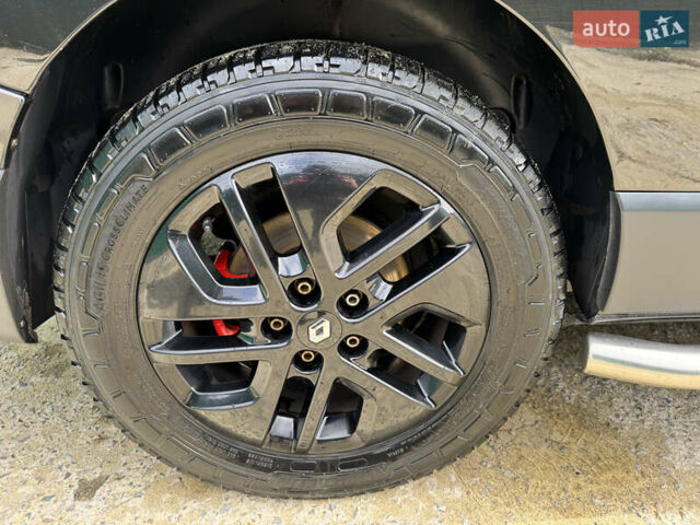 Черный Рено Трафик, объемом двигателя 1.6 л и пробегом 210 тыс. км за 19800 $, фото 23 на Automoto.ua