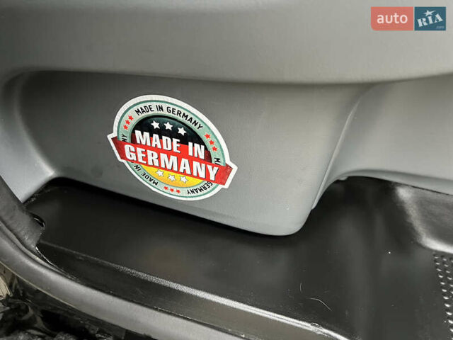 Черный Рено Трафик, объемом двигателя 1.6 л и пробегом 265 тыс. км за 19700 $, фото 49 на Automoto.ua