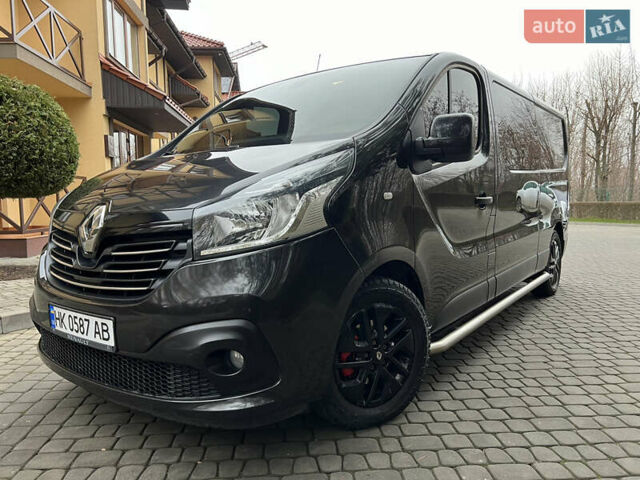 Черный Рено Трафик, объемом двигателя 1.6 л и пробегом 265 тыс. км за 19700 $, фото 1 на Automoto.ua