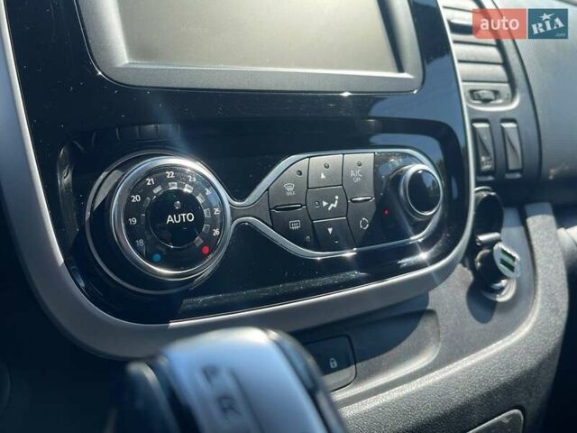 Черный Рено Трафик, объемом двигателя 2 л и пробегом 223 тыс. км за 32500 $, фото 20 на Automoto.ua