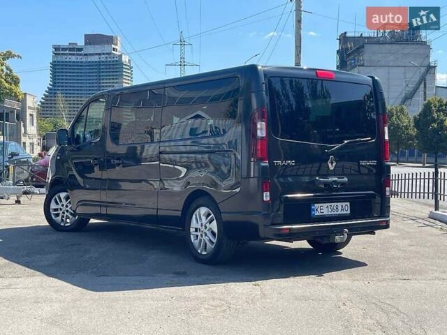 Черный Рено Трафик, объемом двигателя 2 л и пробегом 223 тыс. км за 32500 $, фото 6 на Automoto.ua