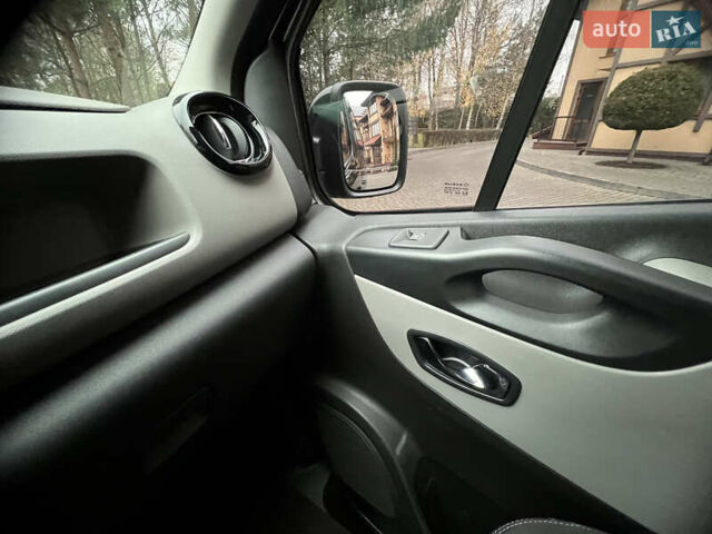 Черный Рено Трафик, объемом двигателя 1.6 л и пробегом 265 тыс. км за 19700 $, фото 81 на Automoto.ua