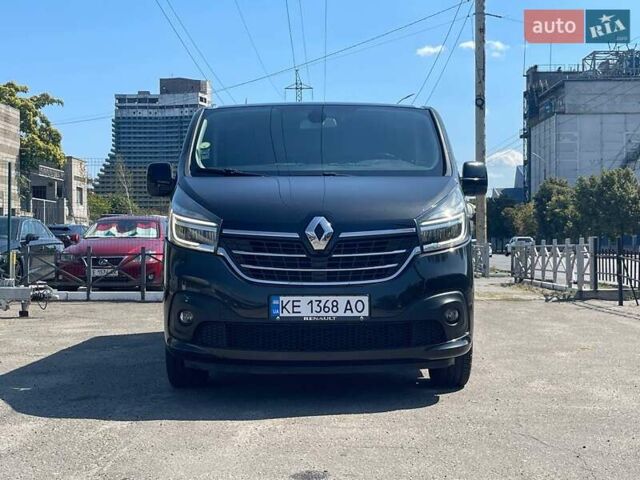 Черный Рено Трафик, объемом двигателя 2 л и пробегом 223 тыс. км за 32500 $, фото 1 на Automoto.ua