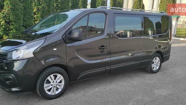 Чорний Рено Трафік, об'ємом двигуна 1.6 л та пробігом 227 тис. км за 18800 $, фото 1 на Automoto.ua